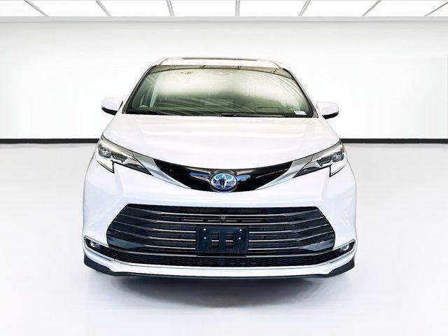 used 2024 Toyota Sienna car, priced at $61,997