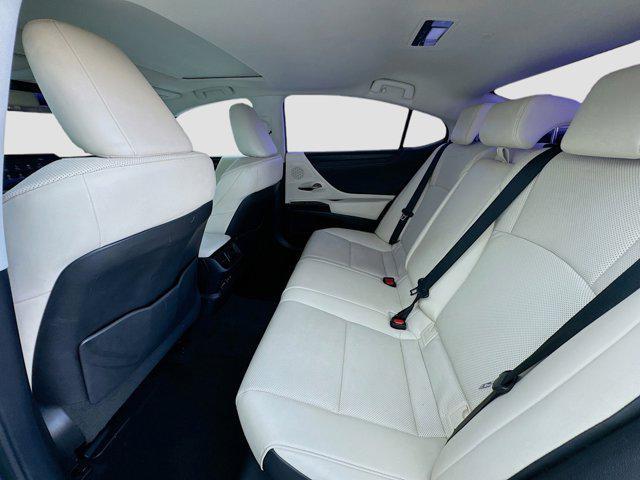 used 2022 Lexus ES 300h car, priced at $27,800