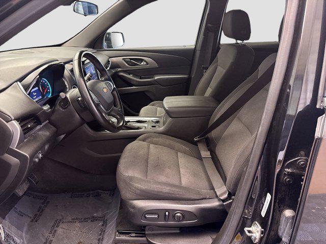 used 2023 Chevrolet Traverse car, priced at $29,100
