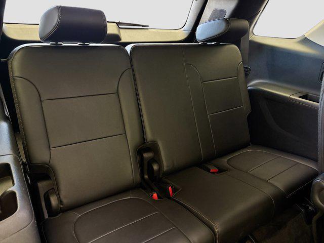 used 2020 Chevrolet Traverse car, priced at $24,582