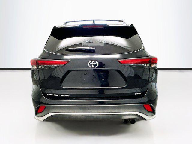 used 2021 Toyota Highlander car, priced at $32,388