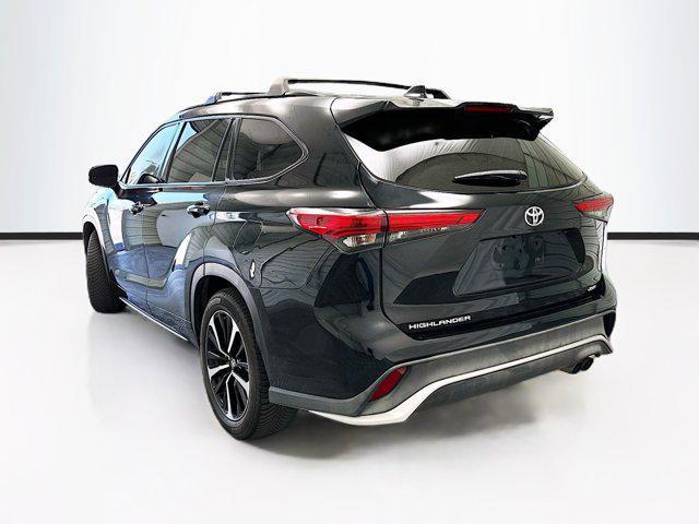 used 2021 Toyota Highlander car, priced at $32,388