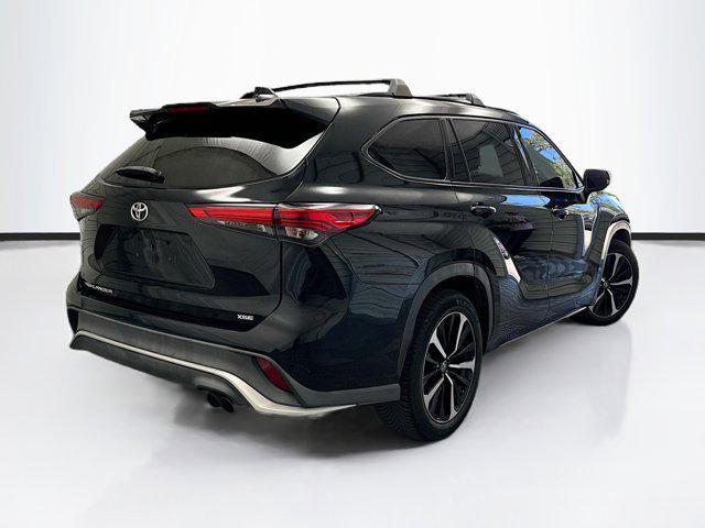 used 2021 Toyota Highlander car, priced at $32,388