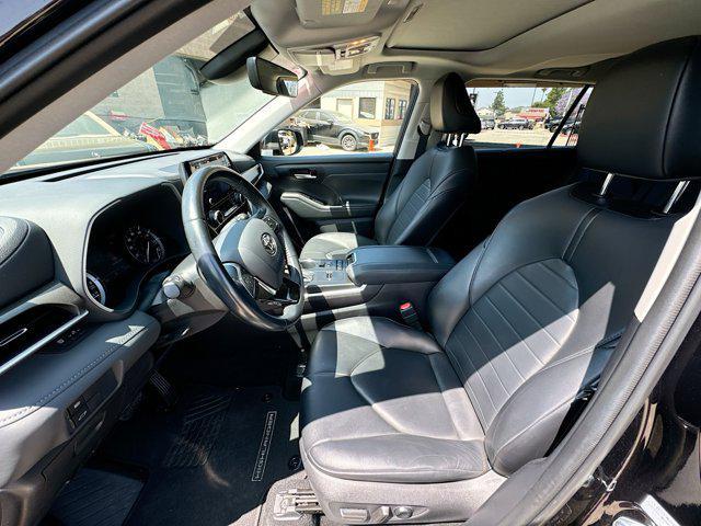 used 2021 Toyota Highlander car, priced at $34,387