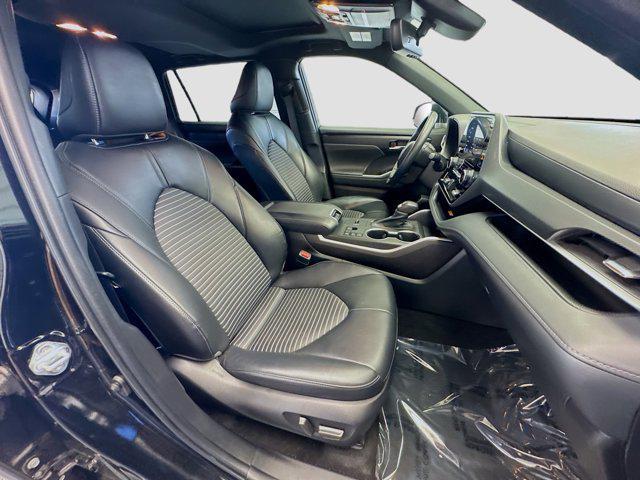 used 2023 Toyota Highlander car, priced at $35,998