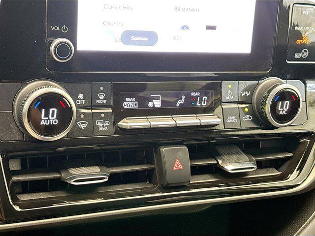 used 2024 Toyota Highlander car, priced at $37,998