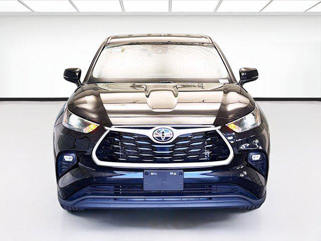 used 2024 Toyota Highlander car, priced at $37,998
