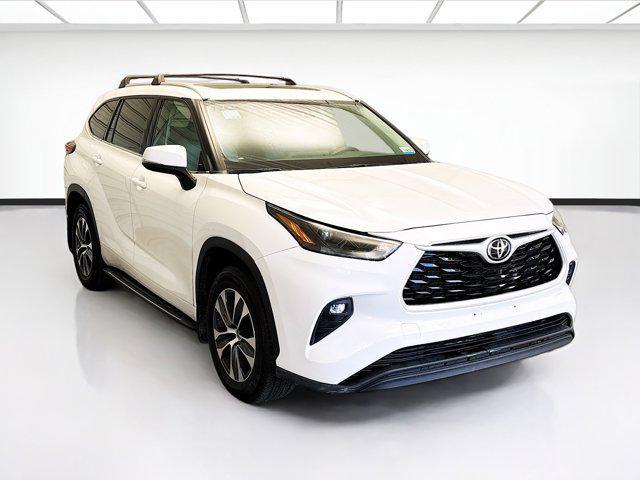 used 2022 Toyota Highlander car, priced at $33,188