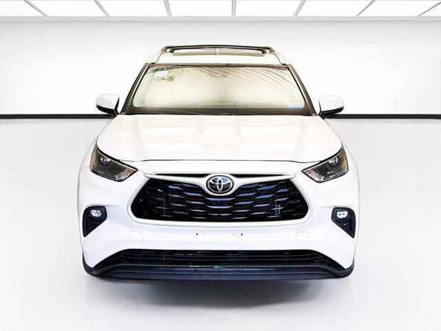 used 2022 Toyota Highlander car, priced at $33,188