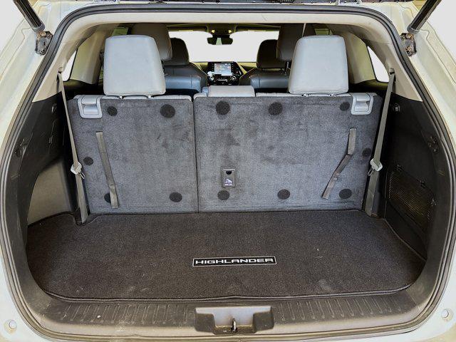 used 2022 Toyota Highlander car, priced at $33,188