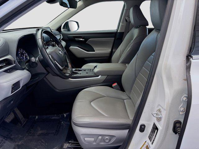 used 2022 Toyota Highlander car, priced at $33,188