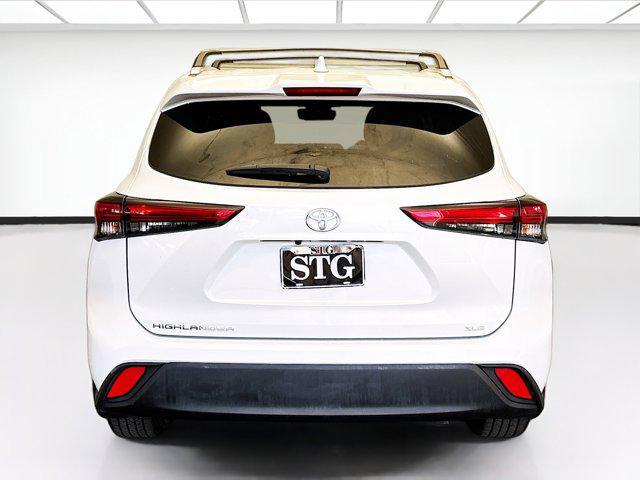used 2022 Toyota Highlander car, priced at $33,188