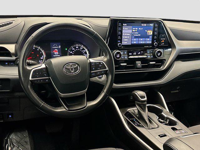 used 2022 Toyota Highlander car, priced at $30,488