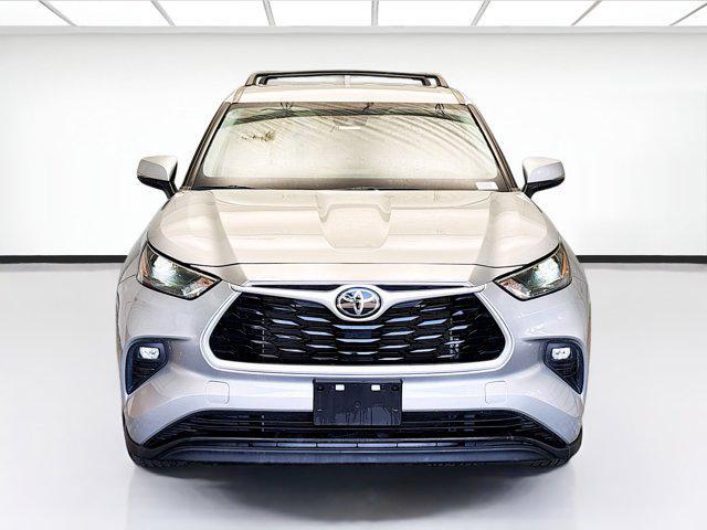 used 2022 Toyota Highlander car, priced at $30,488