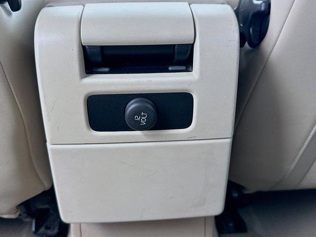 used 2009 Volvo V70 car