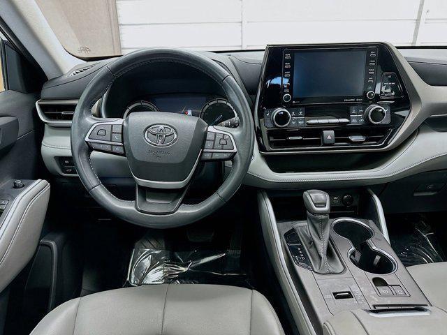 used 2022 Toyota Highlander Hybrid car, priced at $42,499