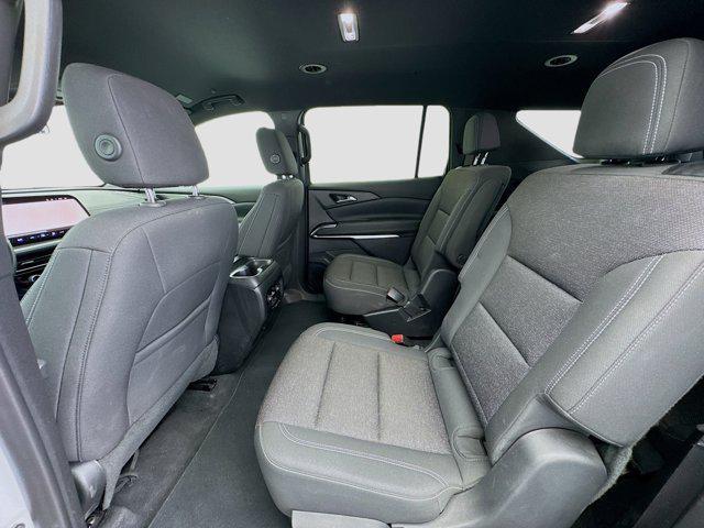 used 2024 Chevrolet Traverse car, priced at $38,888