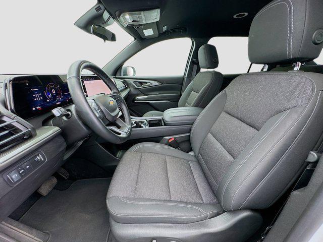 used 2024 Chevrolet Traverse car, priced at $38,888