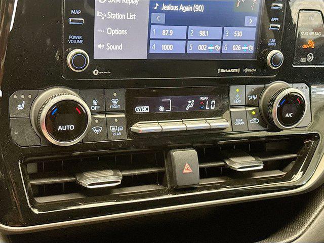 used 2022 Toyota Highlander car, priced at $31,999