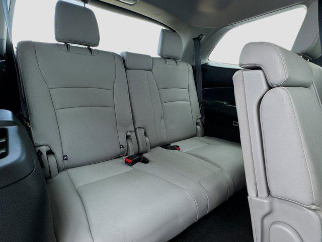 used 2021 Honda Pilot car, priced at $25,380