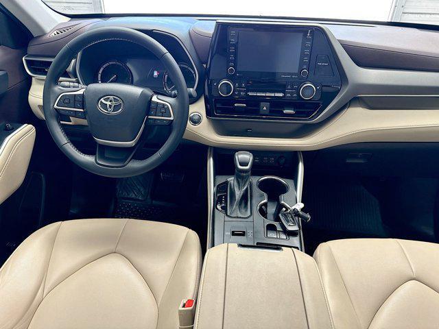 used 2022 Toyota Highlander car, priced at $35,588