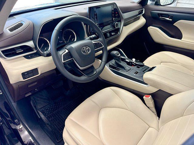 used 2022 Toyota Highlander car, priced at $35,588