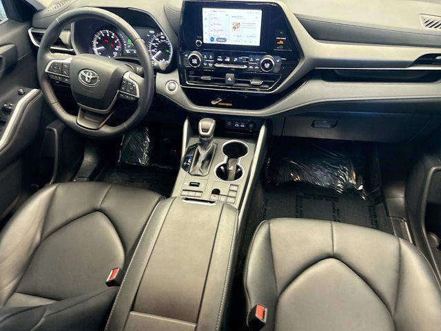 used 2024 Toyota Highlander car, priced at $39,554