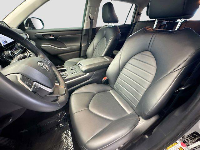 used 2024 Toyota Highlander car, priced at $39,554