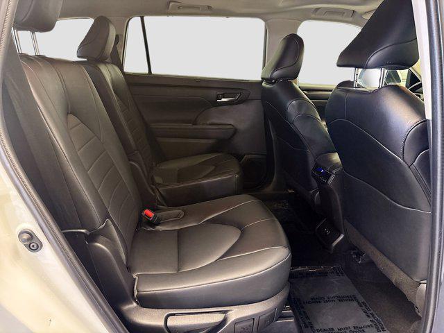 used 2022 Toyota Highlander car, priced at $34,288