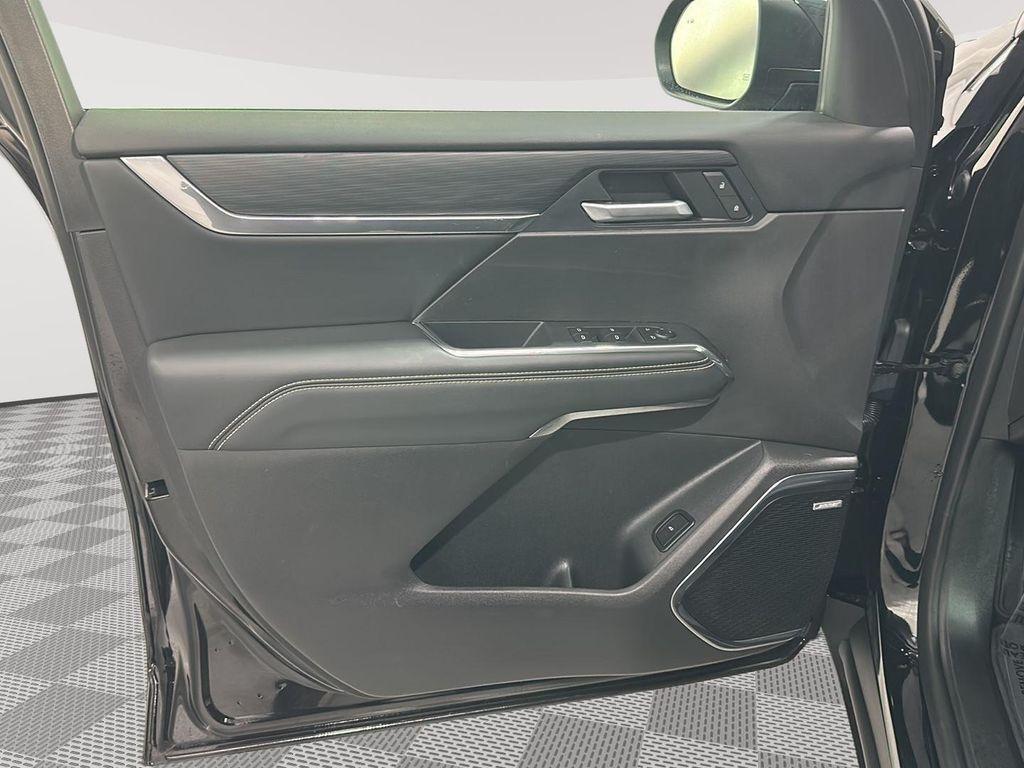 used 2025 GMC Acadia car, priced at $35,715