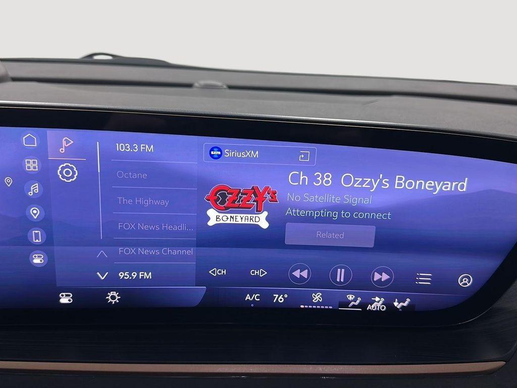 used 2025 Buick Envision car, priced at $29,465