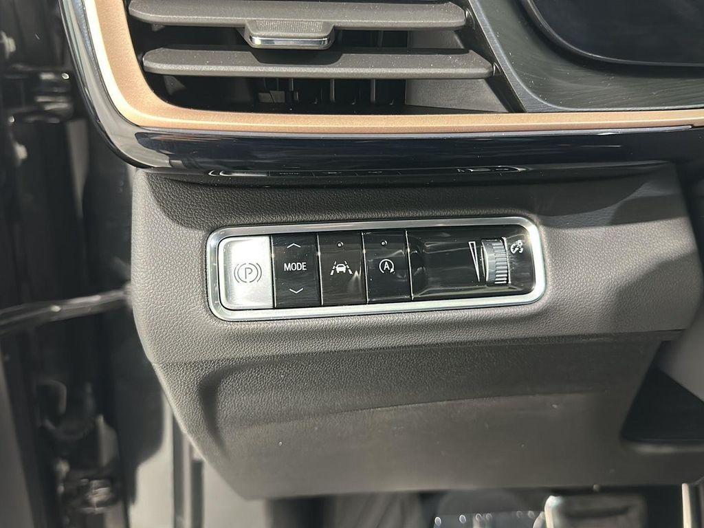 used 2025 Buick Envision car, priced at $29,465