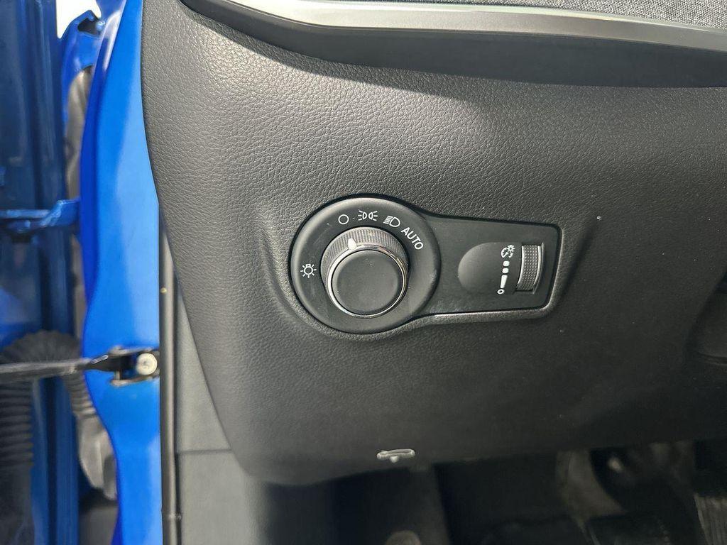 used 2023 Jeep Compass car, priced at $17,900