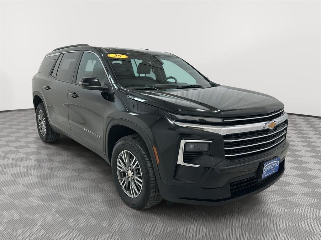 used 2025 Chevrolet Traverse car, priced at $37,035