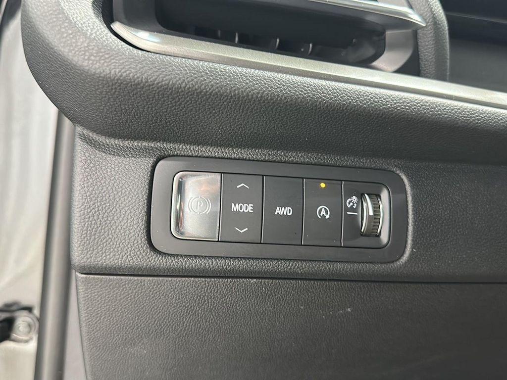 used 2025 Chevrolet Traverse car, priced at $37,035