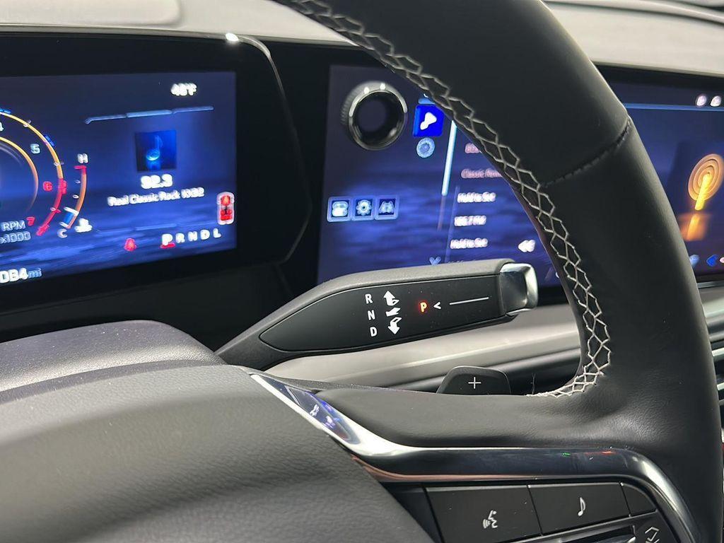 used 2025 Chevrolet Traverse car, priced at $37,035