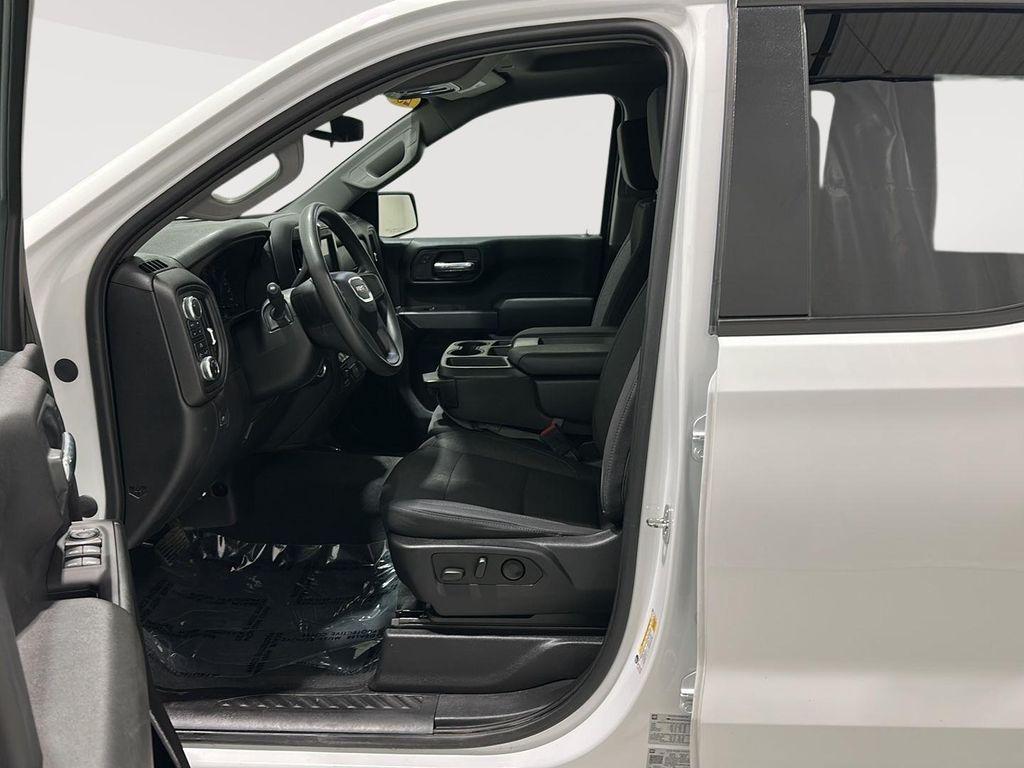used 2023 GMC Sierra 1500 car, priced at $30,989