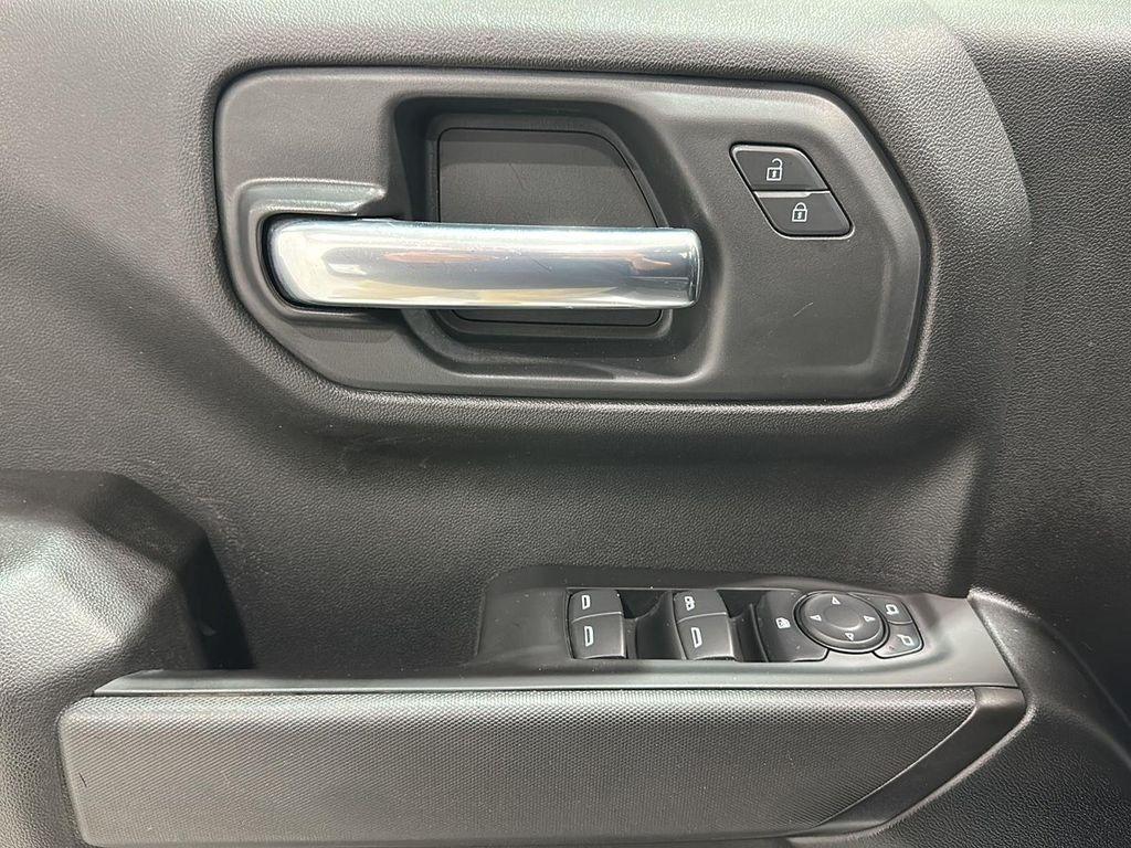 used 2023 GMC Sierra 1500 car, priced at $30,989