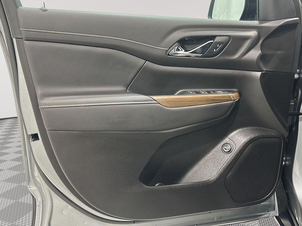 used 2023 GMC Acadia car, priced at $32,725