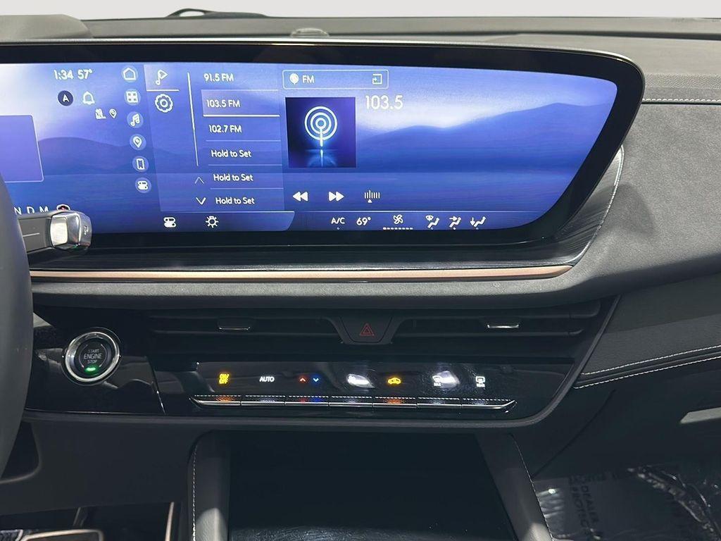 used 2025 Buick Envision car, priced at $29,127