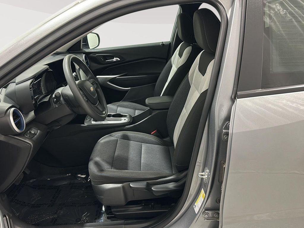 used 2024 Chevrolet Trax car, priced at $17,934