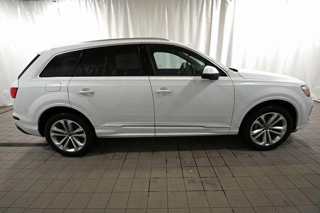 new 2025 Audi Q7 car, priced at $75,650
