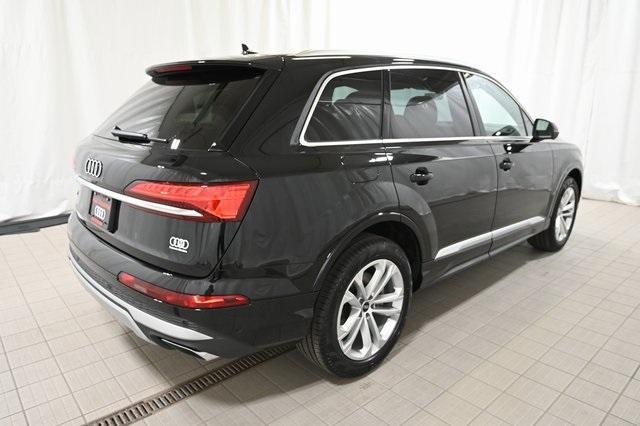 new 2025 Audi Q7 car, priced at $65,270