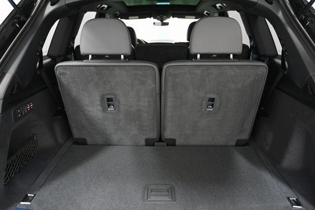 new 2026 Audi Q7 car, priced at $81,995