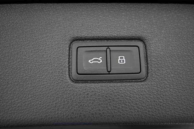 new 2026 Audi Q7 car, priced at $81,995