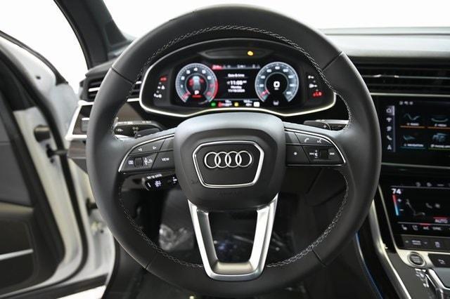 new 2025 Audi Q7 car, priced at $76,800