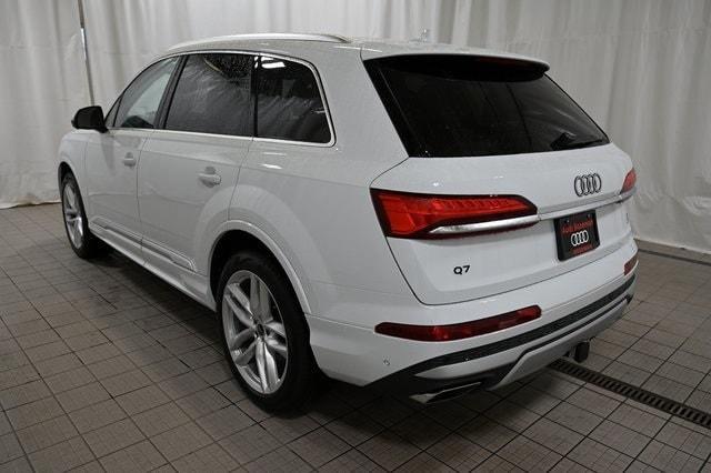 new 2025 Audi Q7 car, priced at $76,800