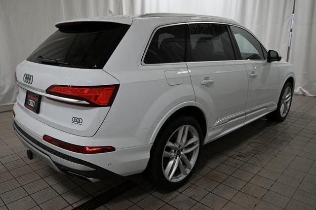 new 2025 Audi Q7 car, priced at $76,800