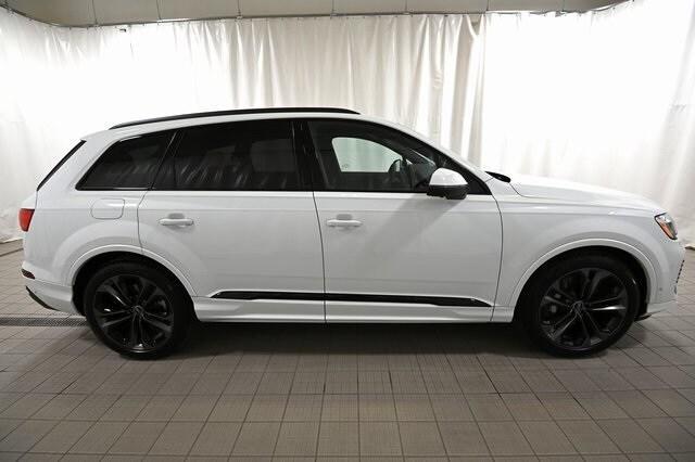 new 2025 Audi Q7 car, priced at $85,555