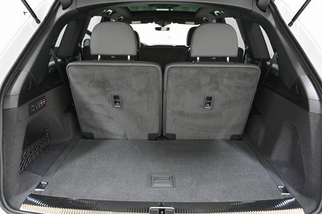 new 2025 Audi Q7 car, priced at $85,555